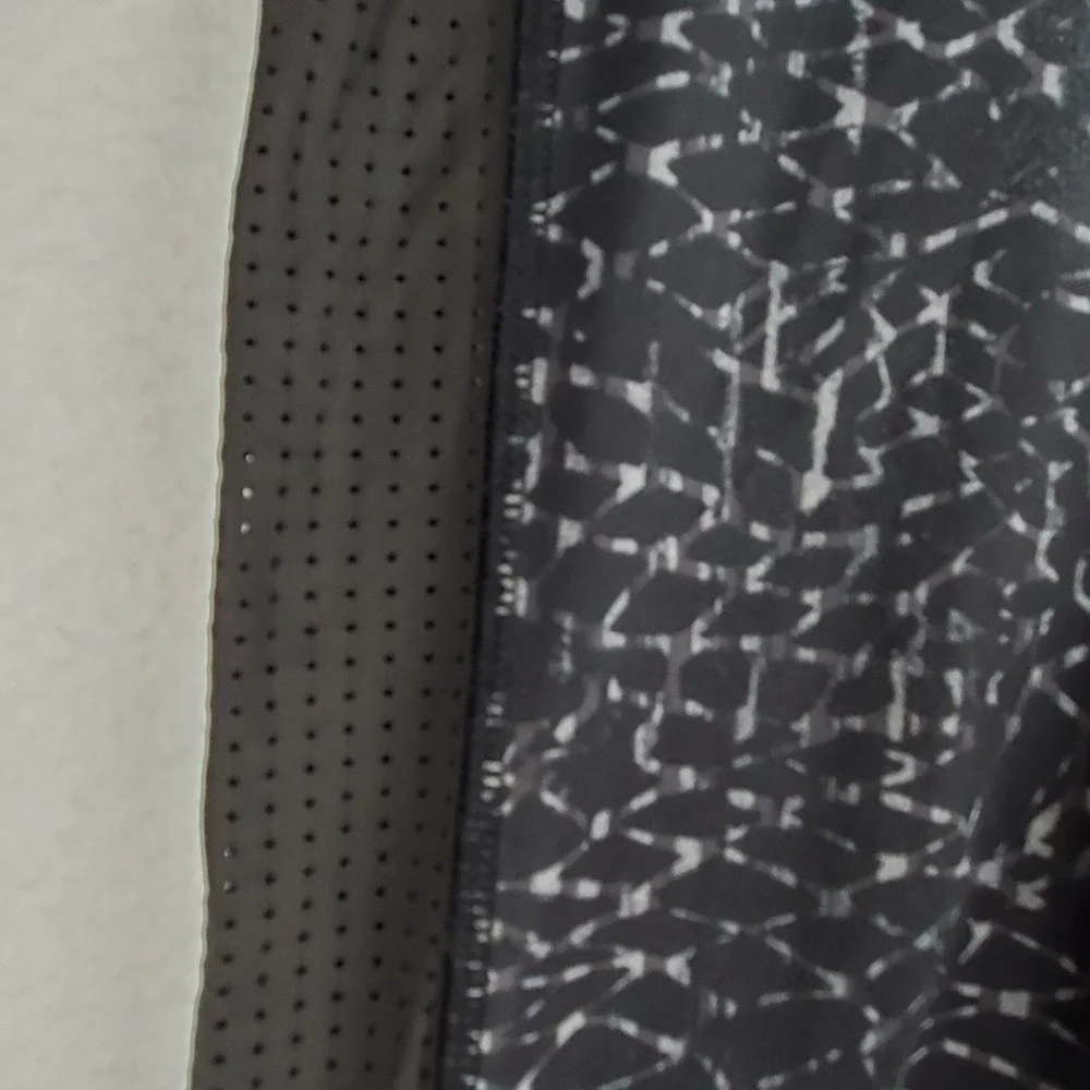 Lululemon Capri Leggings Womens‎ 4 XS Black Snake Criss-Cross Hem Elastic Waist